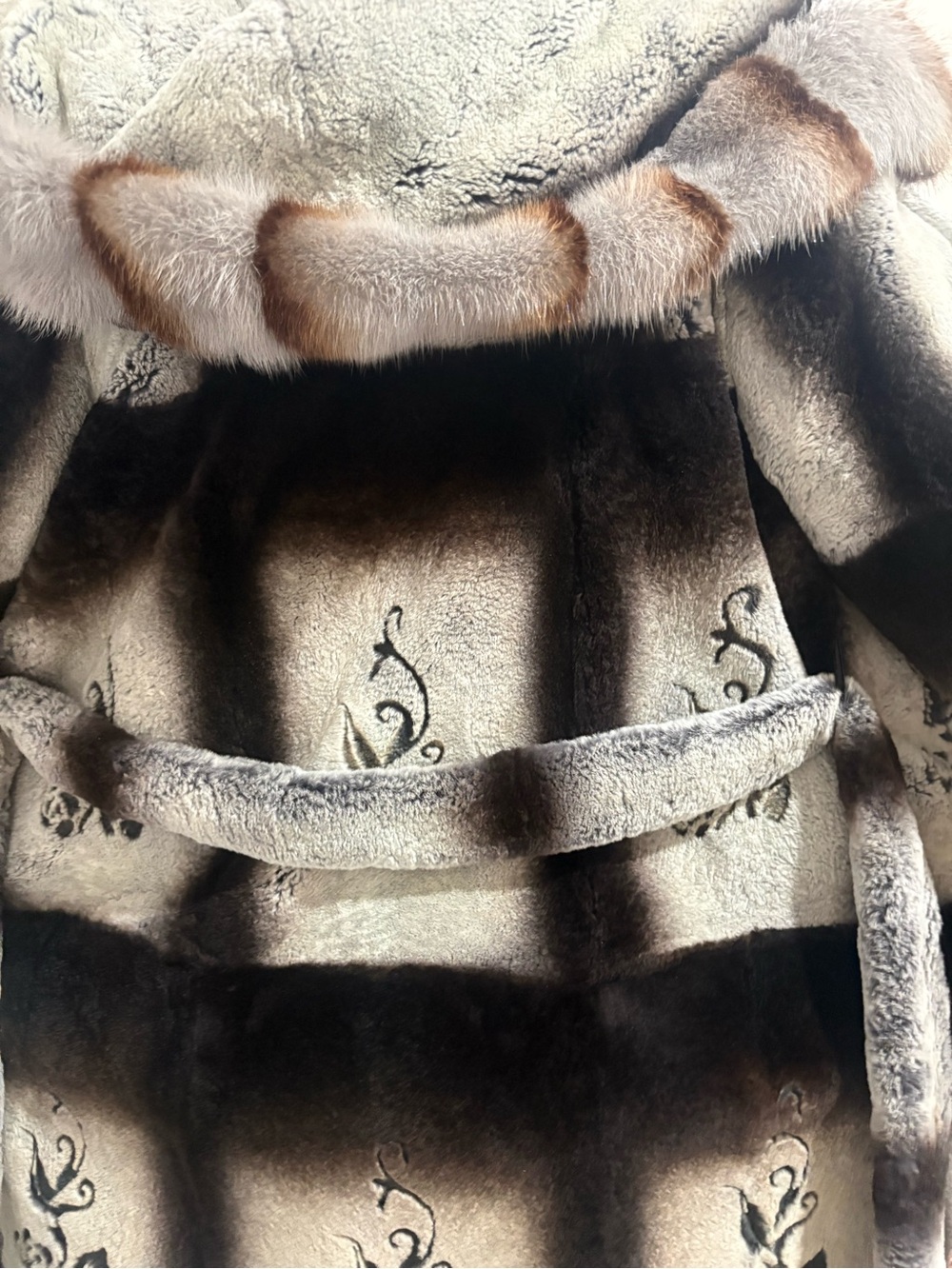 Genuine chinchilla hooded fur coat - Picture 2 of 15